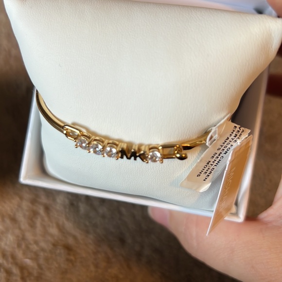 Michael Kors bracelet. - Picture 4 of 5